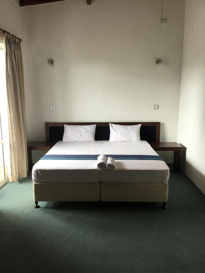 West Inn קולומבו מראה חיצוני תמונה