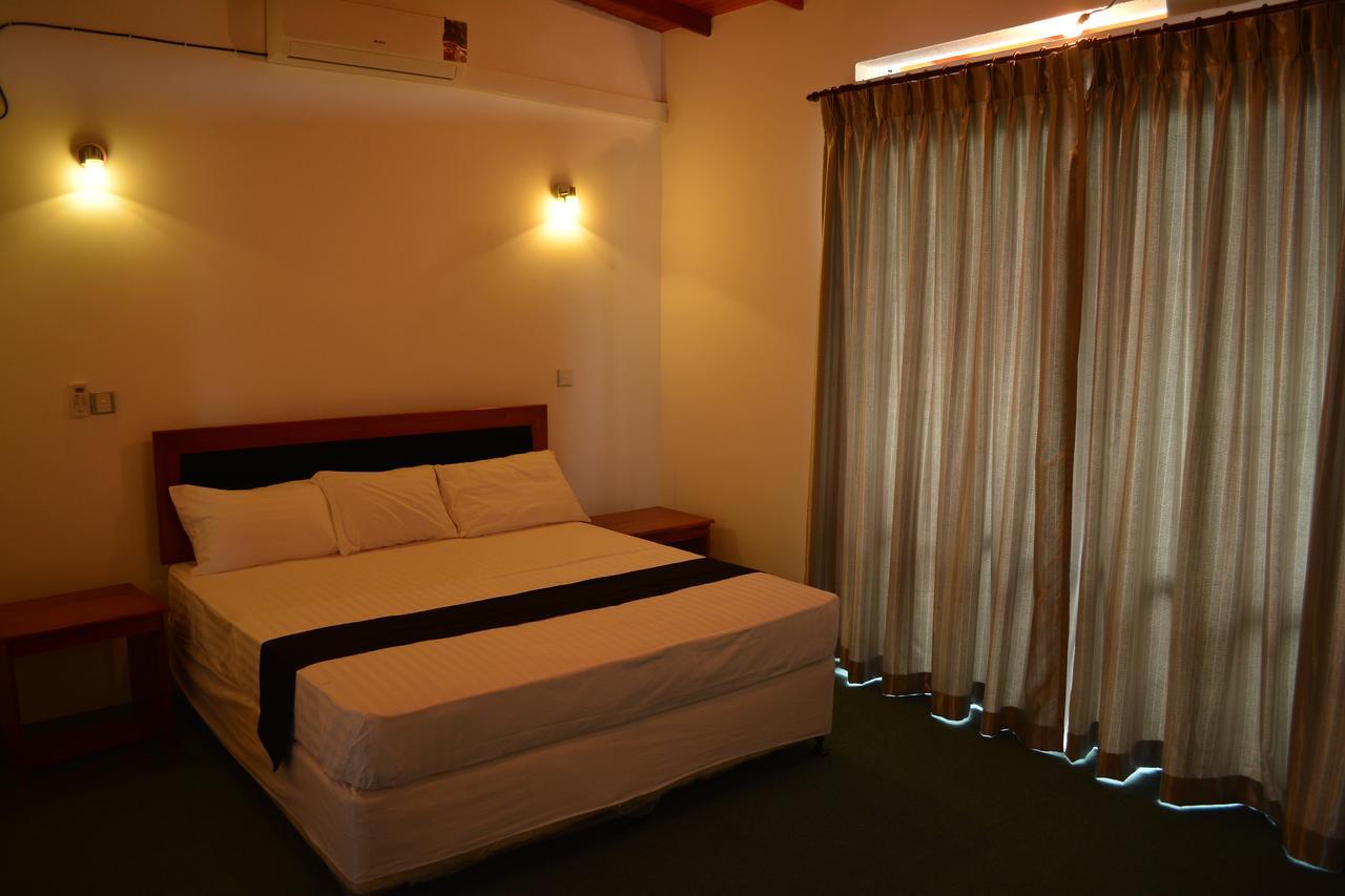 West Inn קולומבו מראה חיצוני תמונה