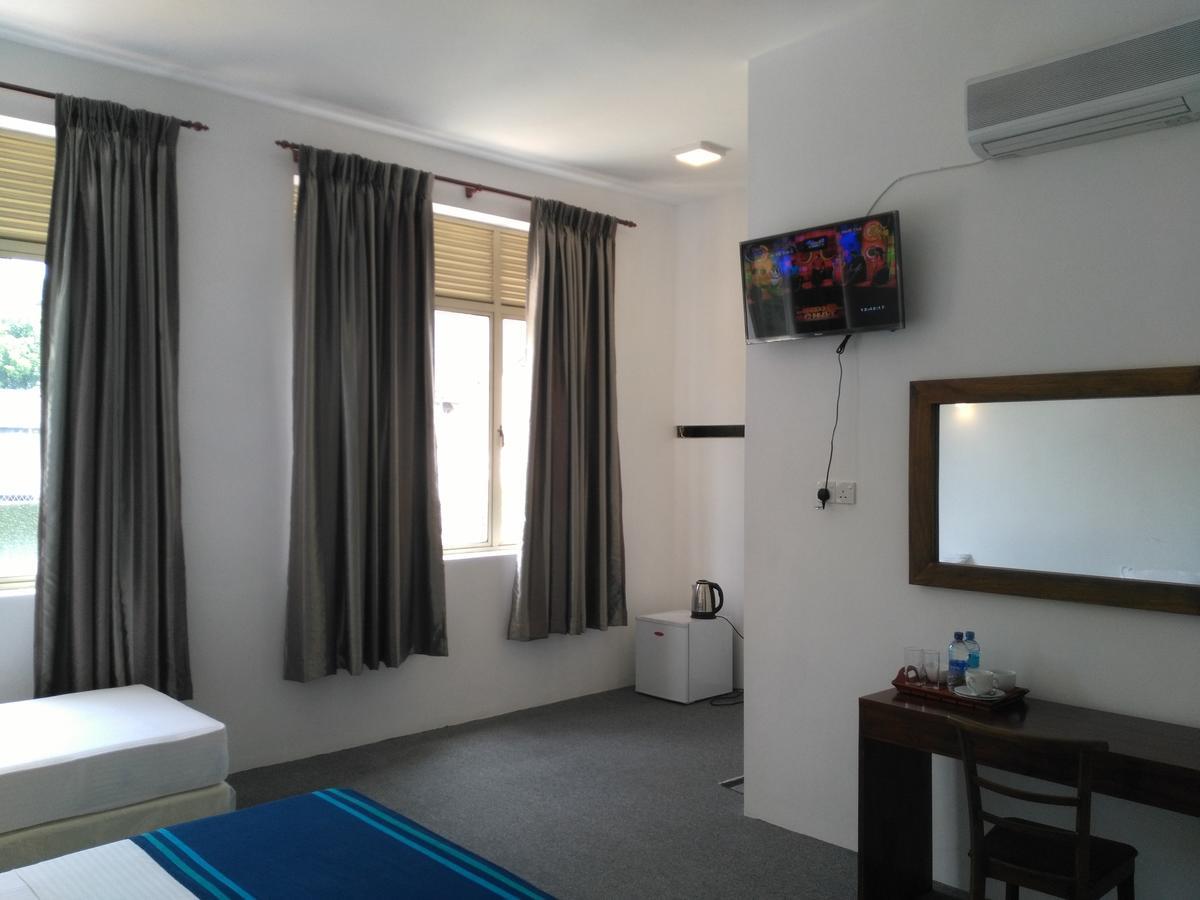 West Inn קולומבו מראה חיצוני תמונה