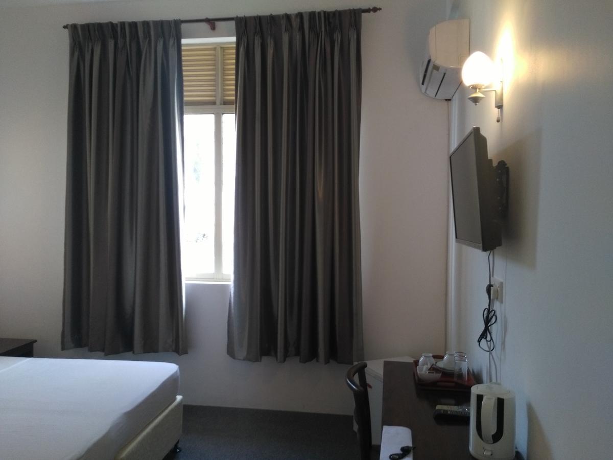 West Inn קולומבו מראה חיצוני תמונה
