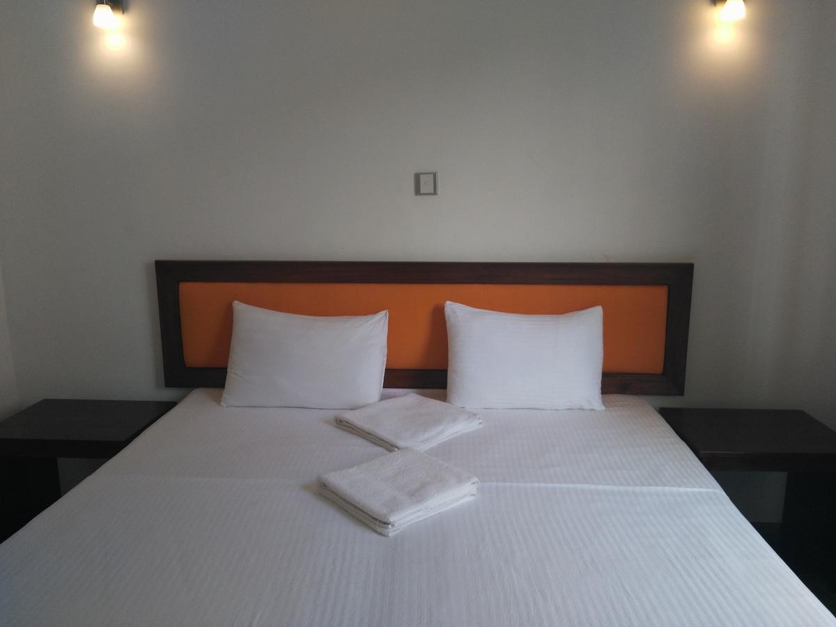 West Inn קולומבו מראה חיצוני תמונה